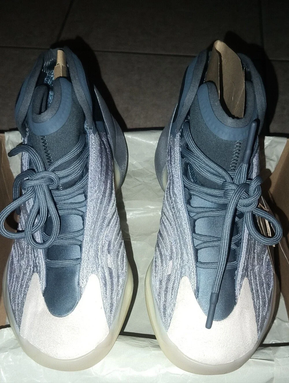 Adidas Yeezy QNTM Mono Carbon Size 10 M Slate Blue and Light Gray Brand New